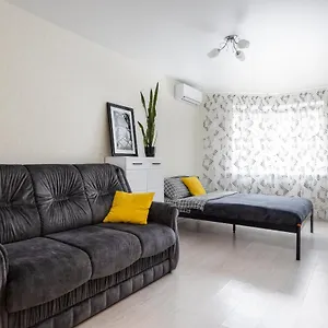 https://0131-apartment-near-zhulyany-airport-new-complex.hotels-of-kiev.com