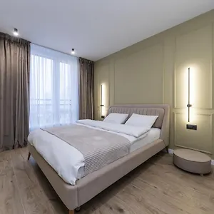 https://luxury-apartment-near-metro-station-osokorky.hotels-of-kiev.com